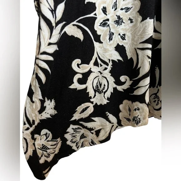 JM Collection Women's Size 3X Asymmetrical Hem Scoop Neck Long Sleeve Sweater - Picture 4 of 7